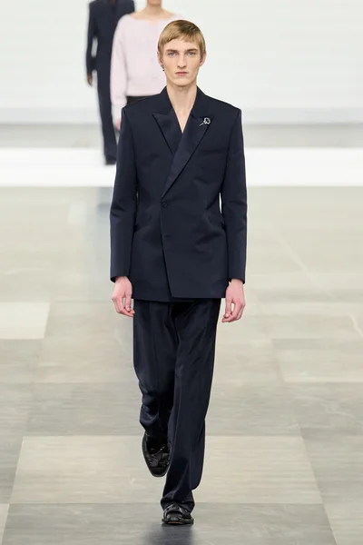 Look 43